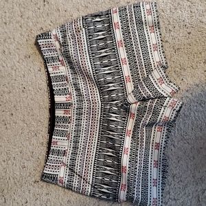Artisan NY Multi-colored Women's Shorts Size 6